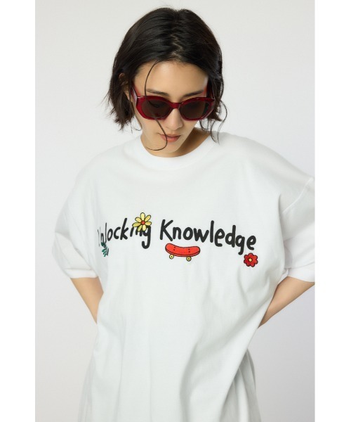RODEO CROWNS WIDE BOWL(ロデオクラウンズワイドボウル)の「ドローイングTシャツ(Tシャツ/カットソー・メンズ・ホワイト/ブラック/パープル・MEDIUM/LARGE)」の1枚目の写真