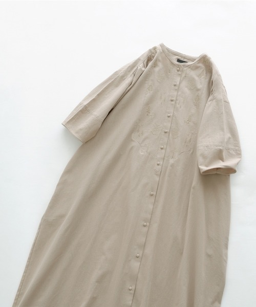 オオカミとフクロウ（オオカミとフクロウ）の「フクロウと今宵の仲間達と（ワンピース・レディース・チャコールグレー/ベージュ・FREE）」の7枚目の写真