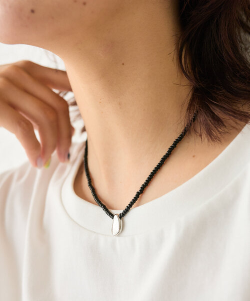 RIVE DROITE（リヴドロワ）の「【モードな印象に】ブラックビーズワントップネックレス（ネックレス・レディース・ブラック・FREE）」の2枚目の写真