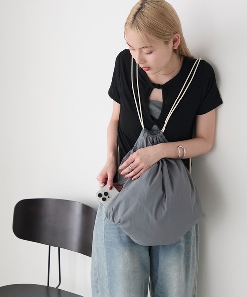 forksy.(フォルクシー)の「【 RIKA × forksy. 】リップストップナイロン ナップサック(バックパック/リュック・レディース・ベージュ/ネイビー/チャコールグレー・FREE)」の9枚目の写真