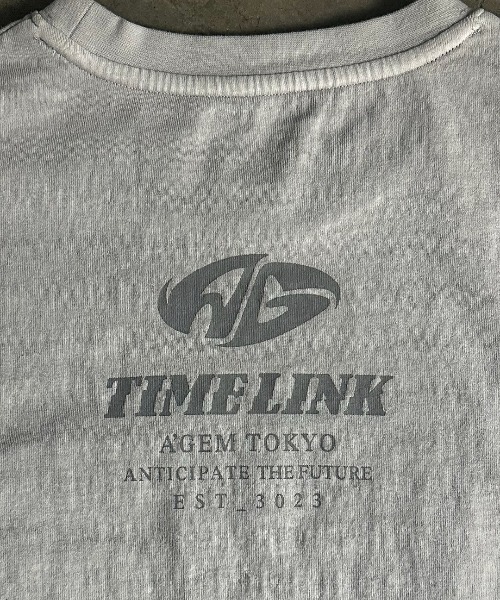 A'gem(エージェム)の「A'GEM/9 × .kom 『A'gem/エージェム』加工アップリケ半袖Tシャツ(Tシャツ/カットソー・メンズ・チャコールグレー/グレー系その他/レッド・M/L)」の10枚目の写真