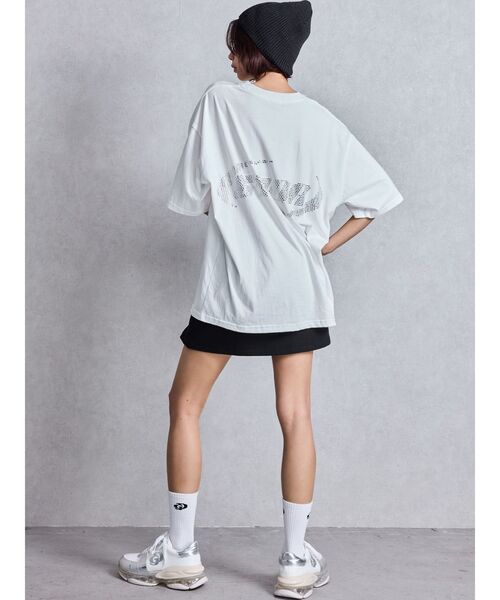 GYDA（ジェイダ）の「BACK GYDAラインストーンBIG Tシャツ（Tシャツ/カットソー・レディース・オフホワイト/ブラック/ピンク・FREE）」の8枚目の写真