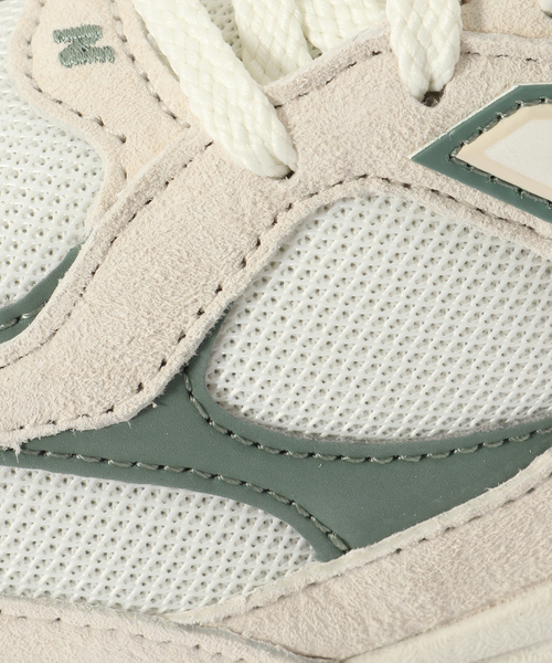 EU,US NEW BALANCE(イーユーユーエスニューバランス)の「【NEW BALANCE / ニューバランス】U90/60 EEI:スニーカー(スニーカー・レディース・ホワイト・23cm/23.5cm/24cm/24.5cm/25cm/25.5cm)」の11枚目の写真