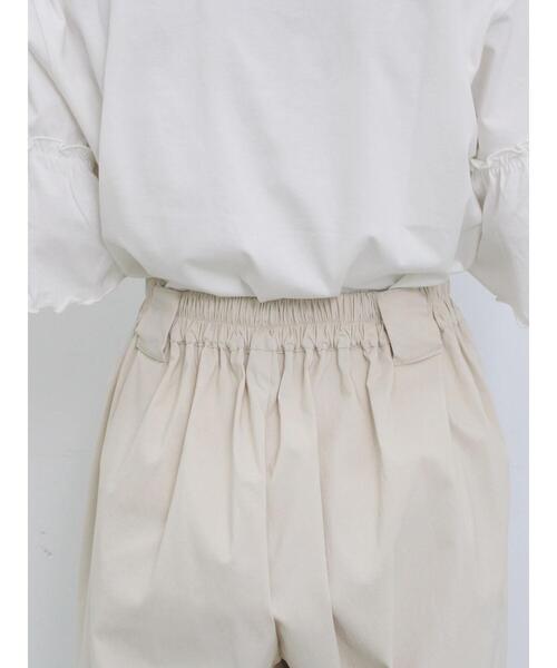 Samansa Mos2 blue（サマンサモスモスブルー）の「ストレッチタックカーブパンツ（その他パンツ・レディース・ライトベージュ/チャコールグレー/シルバーグレー・F）」の4枚目の写真