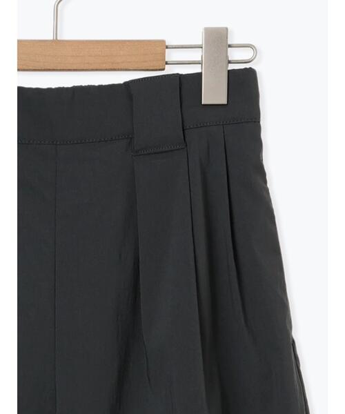 Samansa Mos2 blue（サマンサモスモスブルー）の「ストレッチタックカーブパンツ（その他パンツ・レディース・ライトベージュ/チャコールグレー/シルバーグレー・F）」の11枚目の写真