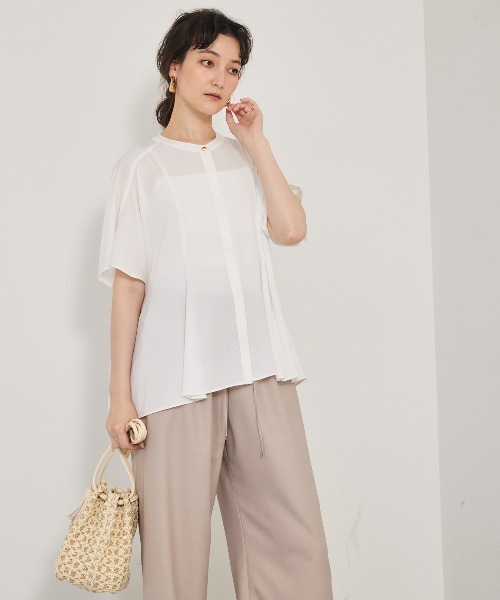 qualite(カリテ)の「【シワになりにくい◎】フレアーパネルブラウス/夏服/オフィスカジュアル/羽織り(シャツ/ブラウス・レディース・オフホワイト/ブルー/ネイビー/イエロー・フリー)」の6枚目の写真