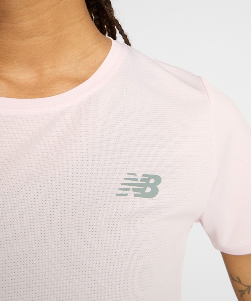 NEW BALANCE(ニューバランス)の「Sport ショートスリーブTシャツ(Tシャツ/カットソー・レディース・スモークピンク/ブラック/ネイビー・X-LARGE/LARGE/MEDIUM/SMALL)」の16枚目の写真