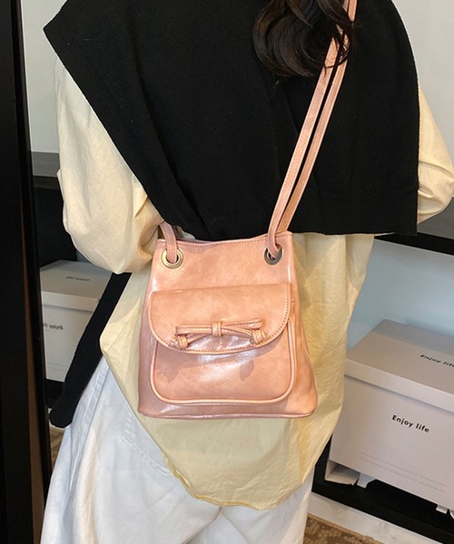 MILAE(ミレ)の「リボンポケットショルダーミニバッグ(ショルダーバッグ・レディース・ピンク/レッド/ブラウン/ブラック・FREE)」の1枚目の写真