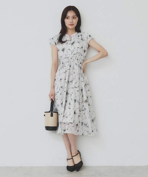 index（インデックス）の「シアーフラワーワンピース【洗濯機洗い可】（ワンピース・レディース・アイボリー系/グリーン系1/ネイビー系・40/38/42/36）」の5枚目の写真