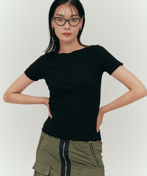 YOOU(ユー)の「ハーフスリーブTシャツ/2wayデザイン(Tシャツ/カットソー・レディース・ブラック/ネイビー/ブラウン・FREE)」の2枚目の写真