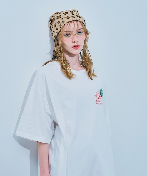 RNA（アールエヌエー）の「E5148 レオパードＢＩＧバンダナ（バンダナ/スカーフ・レディース・ベージュ/グリーン/パープル・FREE）」の4枚目の写真