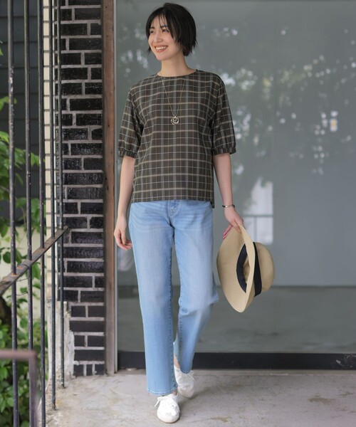 J.PRESS(ジェイプレス)の「【洗える】BASIC STRETCH DENIM ボーイフィット デニム(デニムパンツ・レディース・ダルブルー系/ホワイト系/スカイブルー系/ネイビー系・T17/T15/T13)」の10枚目の写真
