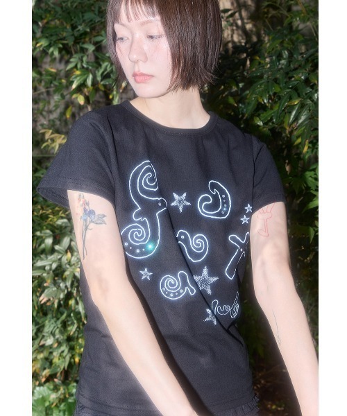[FANCY CLUB] Tシャツ 半袖 GRITTER MAGE LOGO TEE (2color) A'GEM/9 × .kom 『FANCY CLUB/ファンシークラブ』 Gliter Mazy