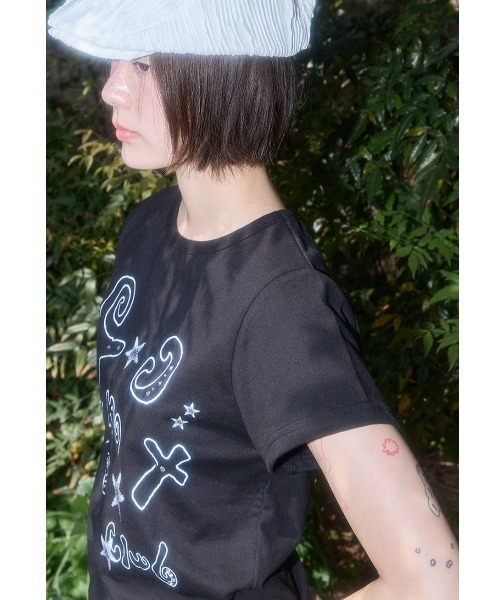 FANCY CLUB(ファンシークラブ)の「A'GEM/9 × .kom 『FANCY CLUB/ファンシークラブ』 Gliter Mazy Logo Tee/グリッター Mazy ロゴ TEE(Tシャツ/カットソー・レディース・ホワイト/ブラック・FREE)」の12枚目の写真