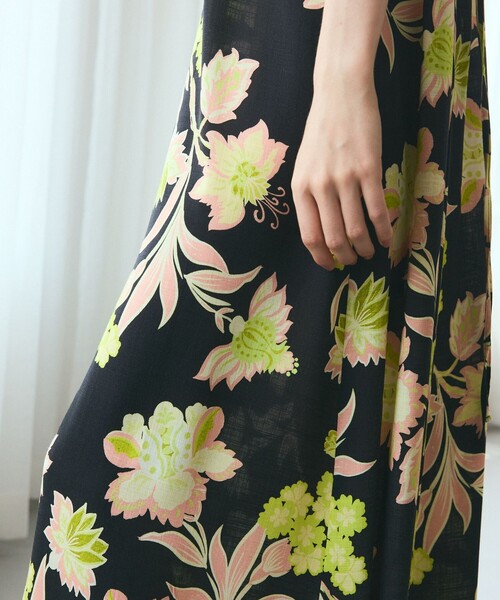 GRACE CLASS（グレースクラス）の「リゾートフラワーマキシ（ワンピース・レディース・ブラック・38/36）」の6枚目の写真