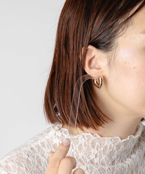 ANNIKA INEZ（アニカイネズ）の「ANNIKA INEZ Heart Hoops, Sml アニカ イネズ ハートフープ ピアス スモール（ピアス（両耳用）・レディース・ゴールド・FREE）」の7枚目の写真