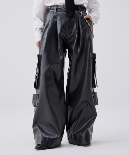 【soerte】Vintage like military cargo pant Vintage like military cargo pants ( fake leather