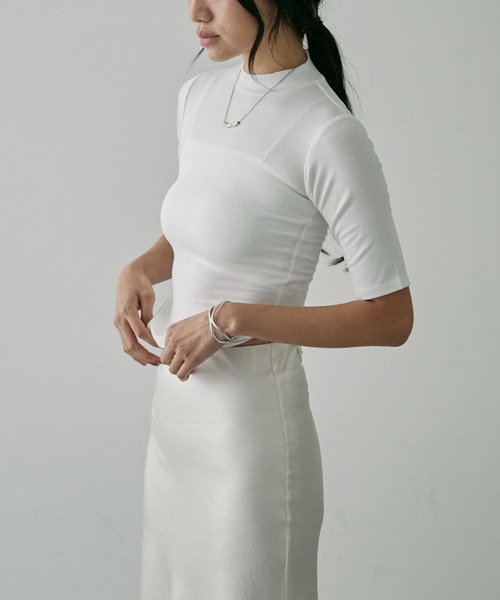 NUJOH(ヌゾ)の「Shear Summer Turtleneck / シアー サマー タートルネック(Tシャツ/カットソー・レディース・ホワイト/ブラック・FREE)」の5枚目の写真