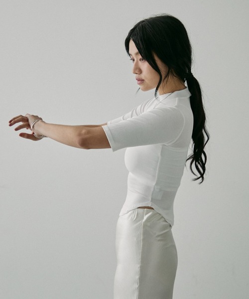 NUJOH(ヌゾ)の「Shear Summer Turtleneck / シアー サマー タートルネック(Tシャツ/カットソー・レディース・ホワイト/ブラック・FREE)」の17枚目の写真