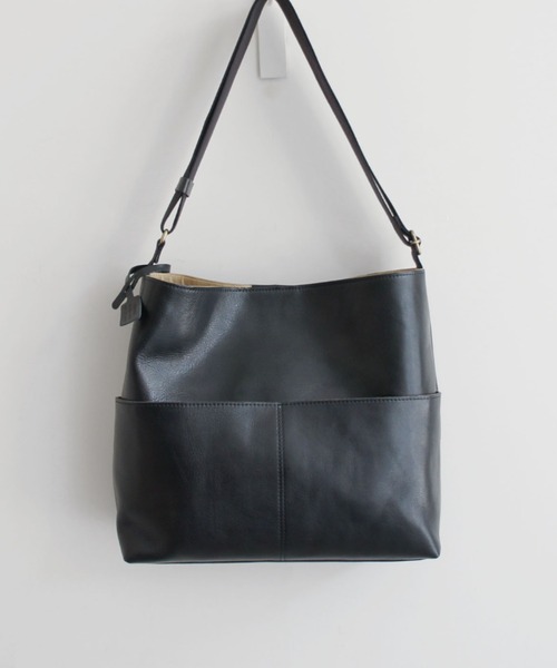 TIDEWAY（タイドウェイ）の「OIL SHRINK SHOULDER L/ TYP A4（ショルダーバッグ・メンズ・アッシュグレー/ブラック/ブラウン・FREE）」の11枚目の写真