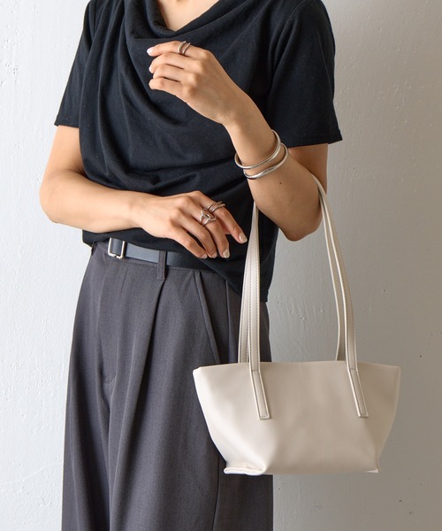 COLONY 2139（コロニートゥーワンスリーナイン）の「ロングハンドルバッグ（ショルダーバッグ・レディース・ブラック/ホワイト・FREE）」の13枚目の写真