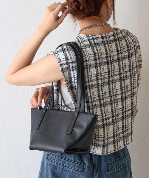 COLONY 2139（コロニートゥーワンスリーナイン）の「ロングハンドルバッグ（ショルダーバッグ・レディース・ブラック/ホワイト・FREE）」の6枚目の写真