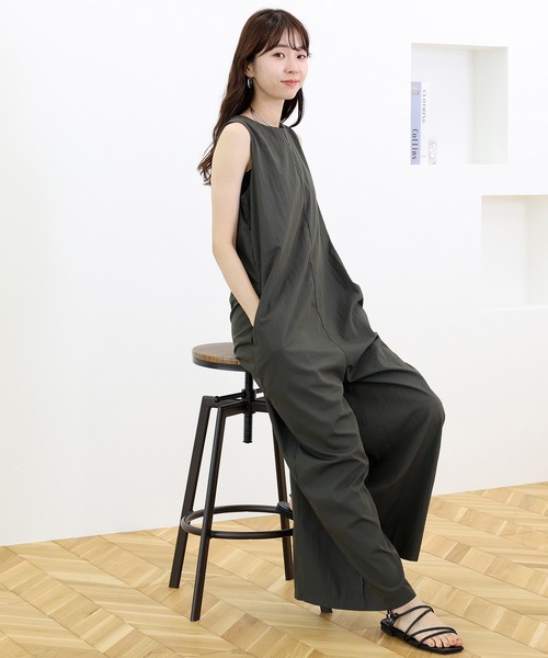 Aletta vita(アレッタビータ)の「シワ加工バックスリットサロペット(サロペット/オーバーオール・レディース・スミクロ/ベージュ・M)」の5枚目の写真