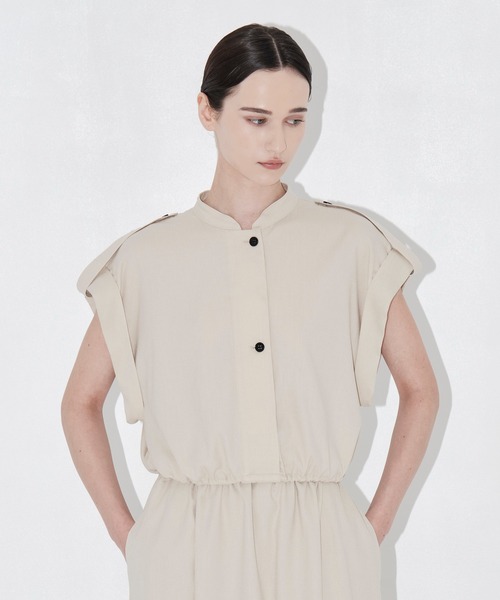 THE TOKYO(ザトウキョウ)の「【THE TOKYO/ザトウキョウ】Stand Collar Weist Gather Blouse/スタンドカラーウエストギャザーブラウス/SET UP(セットアップ)(シャツ/ブラウス・レディース・ライトベージュ/チャコールグレー・FREE)」の1枚目の写真