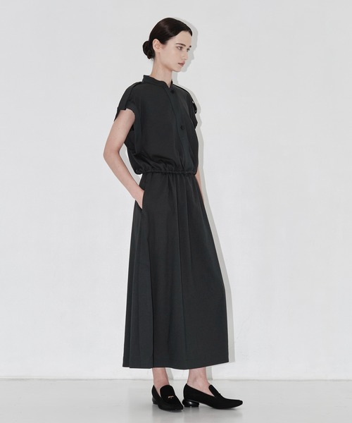 THE TOKYO(ザトウキョウ)の「【THE TOKYO/ザトウキョウ】Stand Collar Weist Gather Blouse/スタンドカラーウエストギャザーブラウス/SET UP(セットアップ)(シャツ/ブラウス・レディース・ライトベージュ/チャコールグレー・FREE)」の5枚目の写真