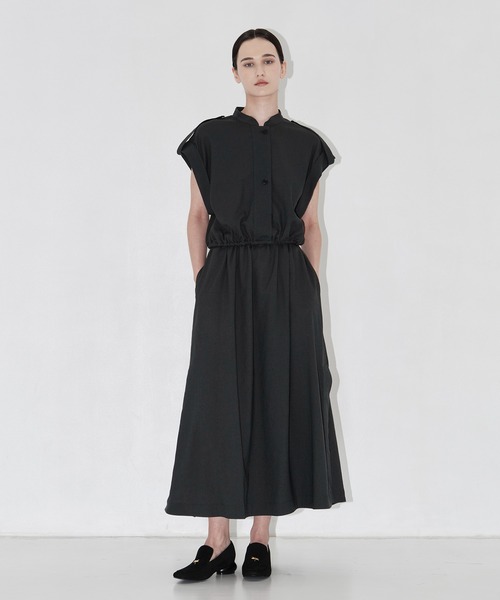 THE TOKYO(ザトウキョウ)の「【THE TOKYO/ザトウキョウ】Stand Collar Weist Gather Blouse/スタンドカラーウエストギャザーブラウス/SET UP(セットアップ)(シャツ/ブラウス・レディース・ライトベージュ/チャコールグレー・FREE)」の4枚目の写真
