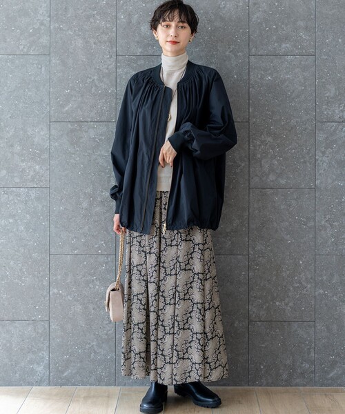 23区(ニジュウサンク)の「【撥水加工】ソフトメモリータフタ ミドル丈 ブルゾン(その他アウター・レディース・カーキ系/ブラック系・38)」の5枚目の写真