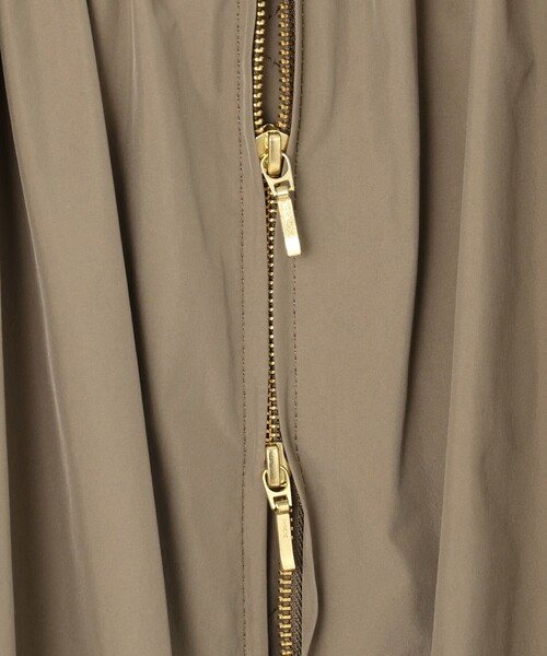 23区(ニジュウサンク)の「【撥水加工】ソフトメモリータフタ ミドル丈 ブルゾン(その他アウター・レディース・カーキ系/ブラック系・38)」の14枚目の写真