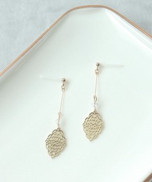 透かしセラミックピアス