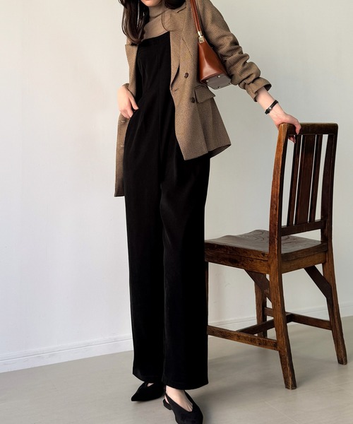 JUNOAH（ジュノア）の「ツータックオールインワン（つなぎ/オールインワン・レディース・ダークグレー/グレー/ブラック・MEDIUM/SMALL/LARGE）」の8枚目の写真