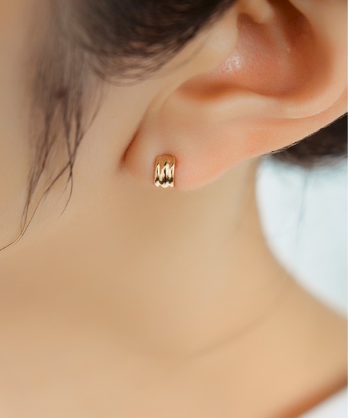 Jewel closet by L&Co.(ジュエルクローゼットバイエルアンドコー)の「K10 ピアス(ピアス(両耳用)・レディース・イエローゴールド・FREE)」の5枚目の写真