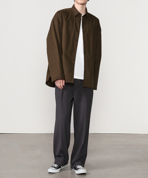 GYMPHLEX（ジムフレックス）の「Gymphlex | ピーチスキン レギュラーカラー長袖シャツ MEN（シャツ/ブラウス・メンズ・ブラウン/ブラック・L/M）」の3枚目の写真