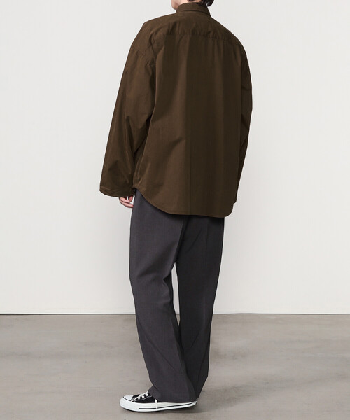 GYMPHLEX（ジムフレックス）の「Gymphlex | ピーチスキン レギュラーカラー長袖シャツ MEN（シャツ/ブラウス・メンズ・ブラウン/ブラック・L/M）」の5枚目の写真