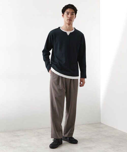 THE SHOP TK （ザ ショップ ティーケー ）の「【一枚でコーディネートが完成！】レイヤード風キーネック長袖Tシャツ 洗濯機OK（Tシャツ/カットソー・メンズ・ライトベージュ/モスグリーン/ボルドー/ダークグレー・02/03/04）」の6枚目の写真