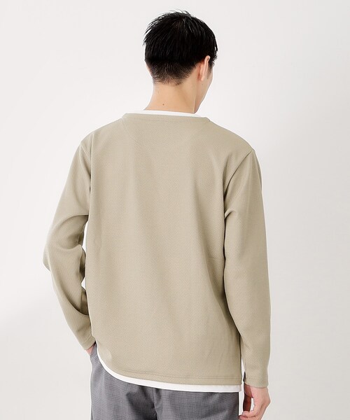 THE SHOP TK （ザ ショップ ティーケー ）の「【一枚でコーディネートが完成！】レイヤード風キーネック長袖Tシャツ 洗濯機OK（Tシャツ/カットソー・メンズ・ライトベージュ/モスグリーン/ボルドー/ダークグレー・02/03/04）」の14枚目の写真