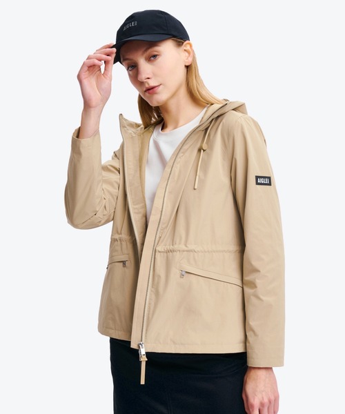 AIGLE（エーグル）の「撥水 ショートジャケット（マウンテンパーカー・レディース・ベージュ/ブラック/グレー・38/40/36）」の3枚目の写真