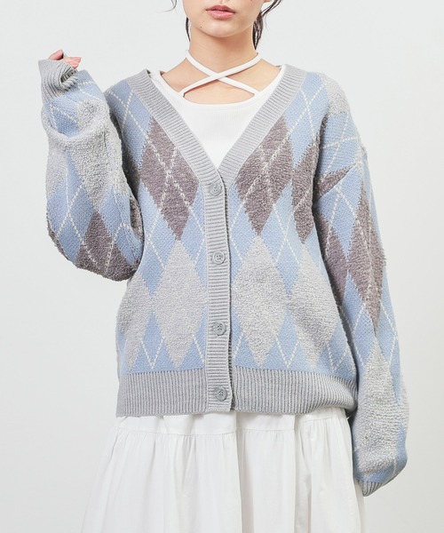 Honeys（ハニーズ）の「総柄Ｖネックカーディガン（カーディガン/ボレロ・レディース・ブラック系その他/レオパード/ベージュ系その他/ピンク系その他/ブルー系その他3・LL/S/M/L）」の3枚目の写真