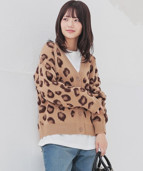 Honeys（ハニーズ）の「総柄Ｖネックカーディガン（カーディガン/ボレロ・レディース・ブラック系その他/レオパード/ベージュ系その他/ピンク系その他/ブルー系その他3・LL/S/M/L）」の21枚目の写真