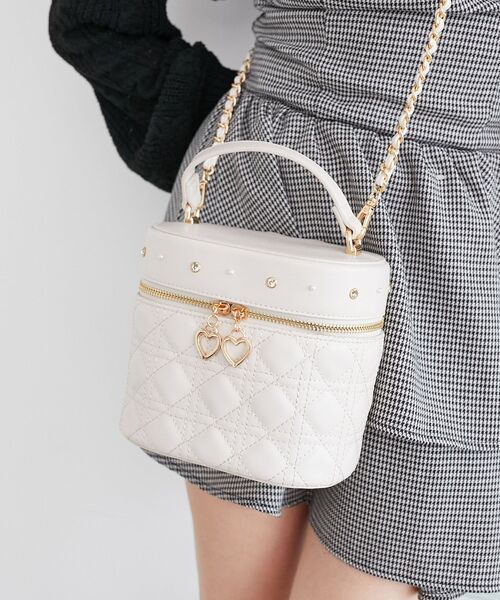 MAJESTIC LEGON（マジェスティックレゴン）の「ビジューキルティングバニティ（ショルダーバッグ・レディース・ピンク/アイボリー/ブラック・FREE）」の21枚目の写真