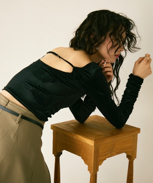 Lutim by u（ルチバイユー）の「Gathered cuff back open top with