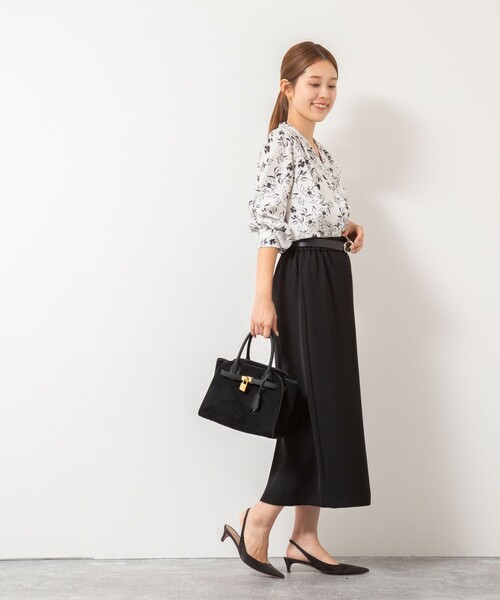 NOLLEY’S Sophi(ノーリーズソフィ)の「ウォッシャブルジョーゼットVネックブラウス(シャツ/ブラウス・レディース・ベビーピンク/オフホワイト/ホワイト系その他2・36/38)」の4枚目の写真