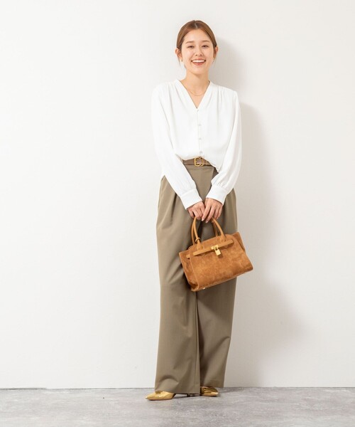 NOLLEY’S Sophi(ノーリーズソフィ)の「ウォッシャブルジョーゼットVネックブラウス(シャツ/ブラウス・レディース・ベビーピンク/オフホワイト/ホワイト系その他2・36/38)」の5枚目の写真