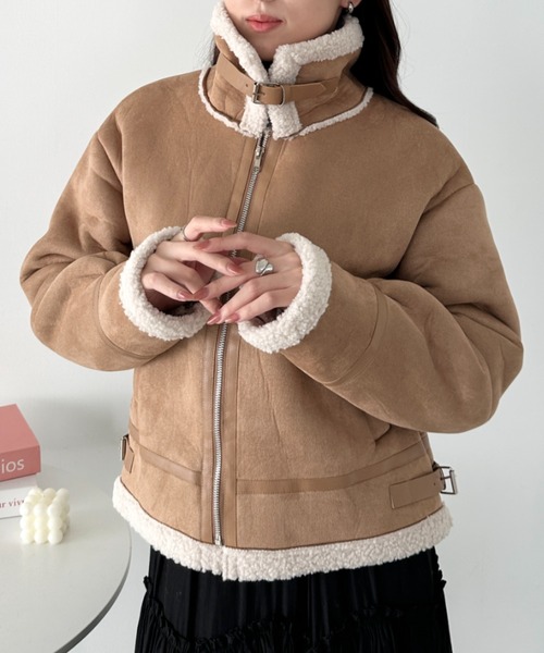 CLEA（クレア）の「ヴィンテージライクムートンジャケット（ブルゾン・レディース・ブラック/アイボリー/ブラウン/キャメル・FREE）」の4枚目の写真