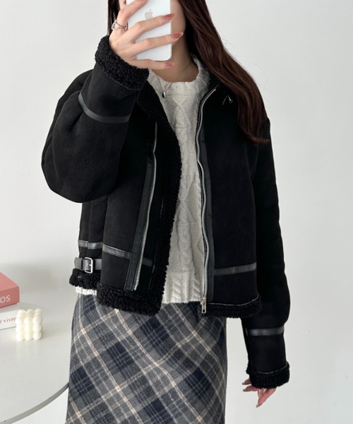 CLEA（クレア）の「ヴィンテージライクムートンジャケット（ブルゾン・レディース・ブラック/アイボリー/ブラウン/キャメル・FREE）」の15枚目の写真