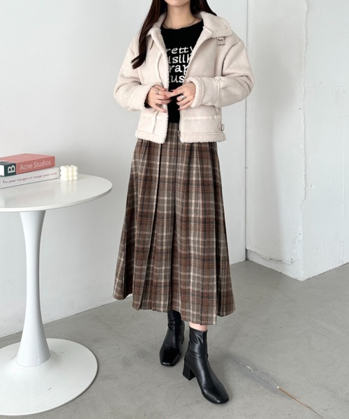 CLEA（クレア）の「ヴィンテージライクムートンジャケット（ブルゾン・レディース・ブラック/アイボリー/ブラウン/キャメル・FREE）」の9枚目の写真