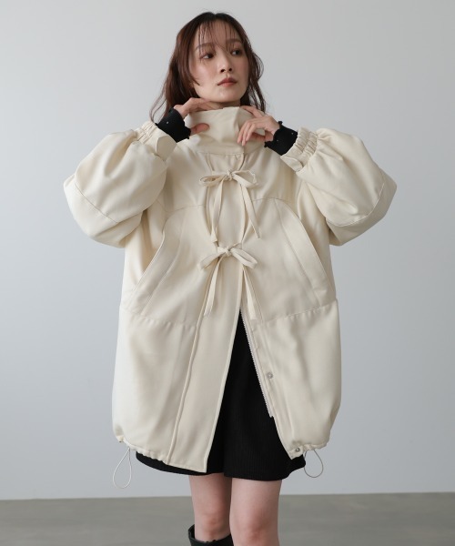 Bab（バブ）の「中綿フロントリボンモンスターコート（ダウンジャケット/コート・レディース・アイボリー/チャコールグレー・M）」の3枚目の写真